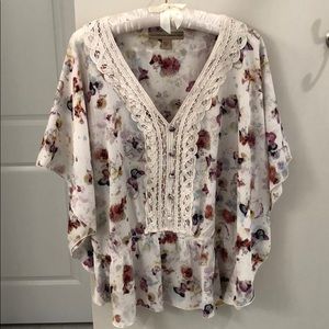 Flutter sleeve top